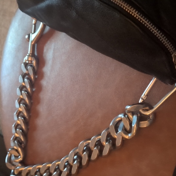 Rebecca Minkoff Edie Maxi Crescent Crossbody. Chain Can Be Worn On Off Bag - Picture 8 of 8